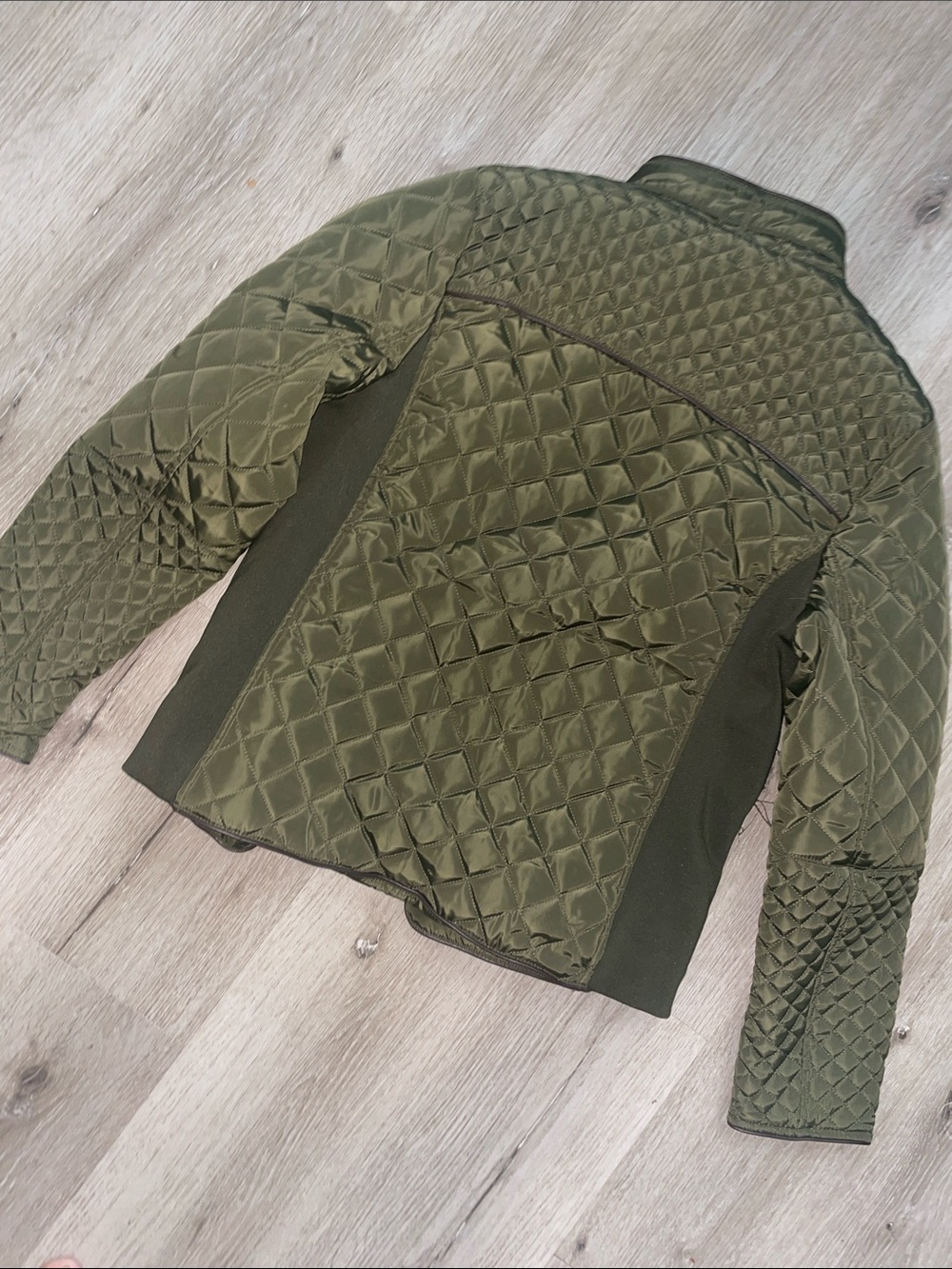 Quilted Olive Green Women's Puffer Jacket with Stand Collar - Picture 8 of 12